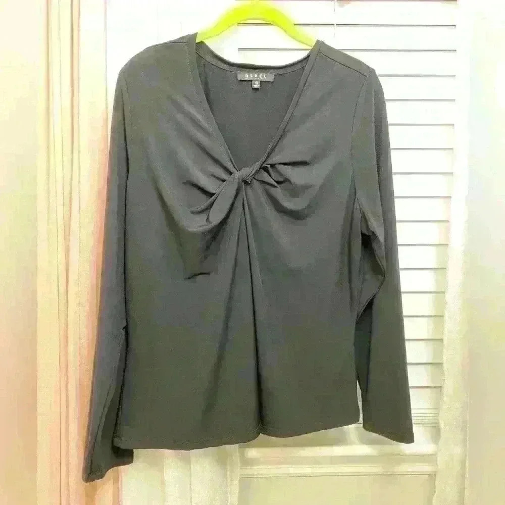 Rebel Wilson EUC 1X black blouse U